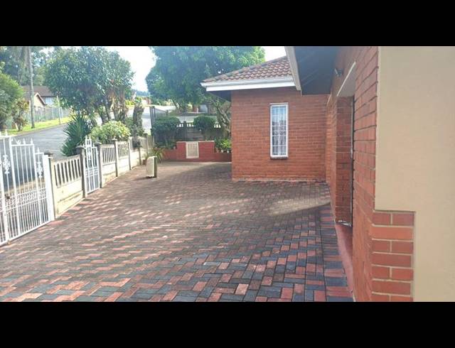 3 BEDROOM HOUSE FOR SALE IN BELFORT ESTATE